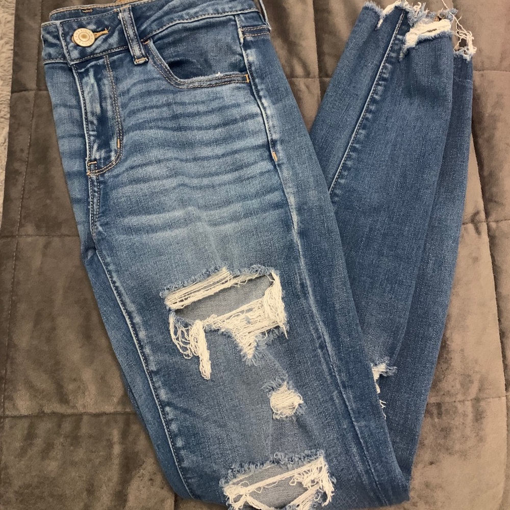 AEO ripped skinny jeans